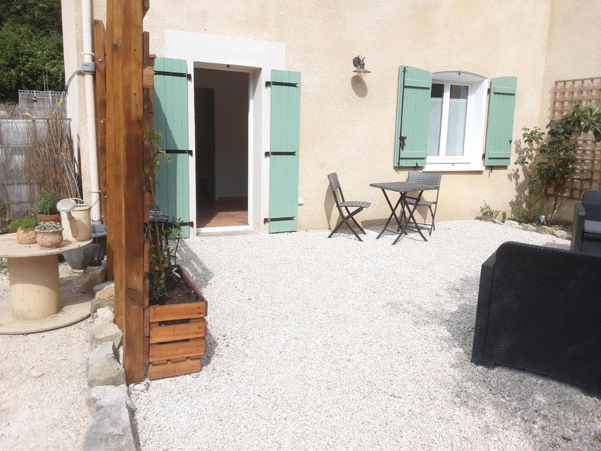 Ferienwohnung Le Chemin De Bruniele Aubres Exterior foto