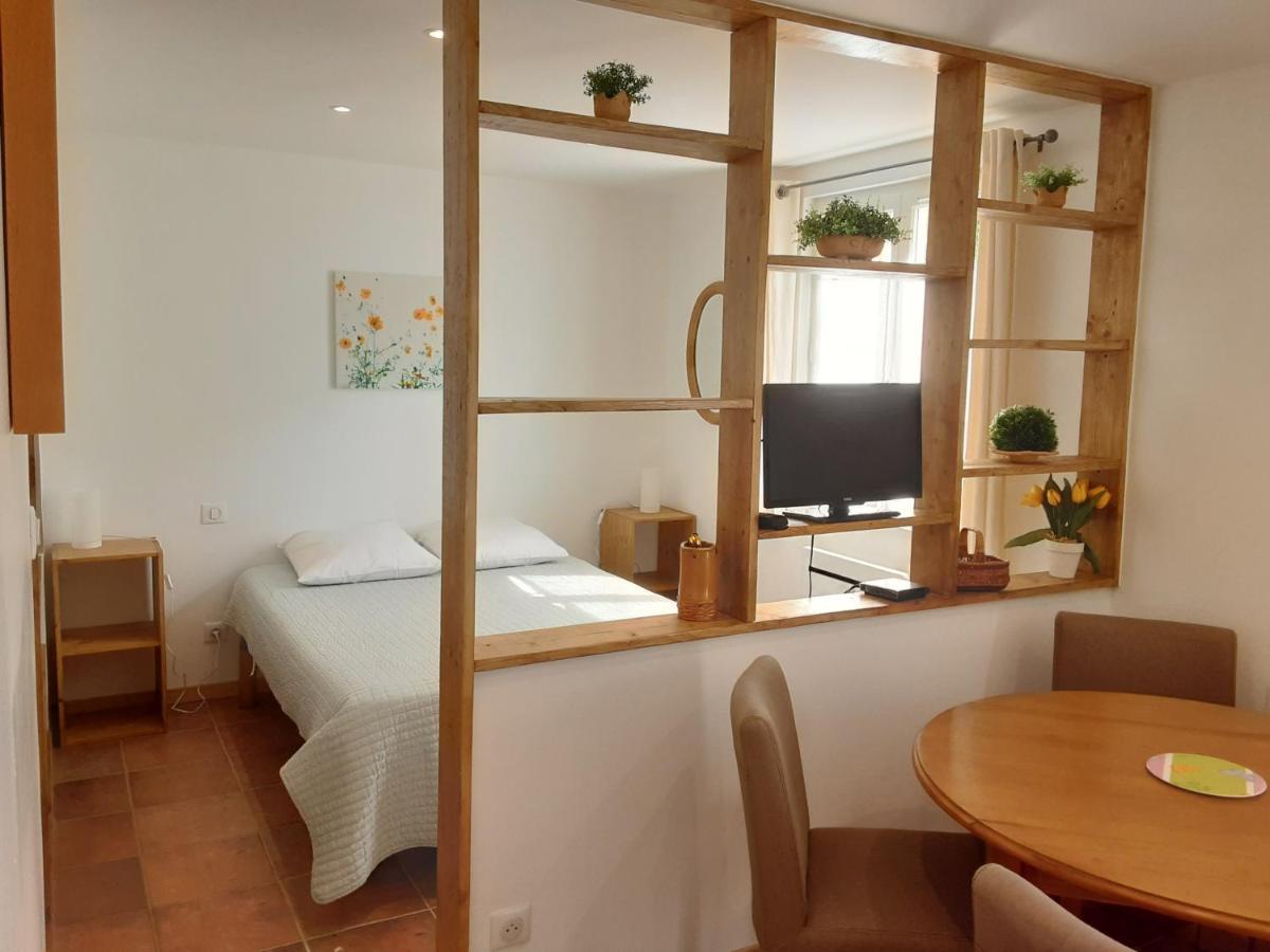Ferienwohnung Le Chemin De Bruniele Aubres Exterior foto